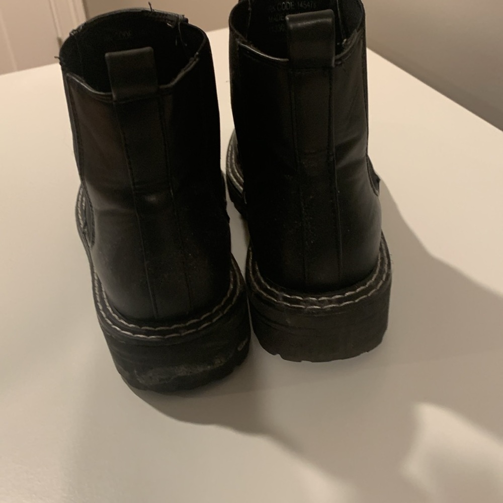 Boots - Picture 4 of 5